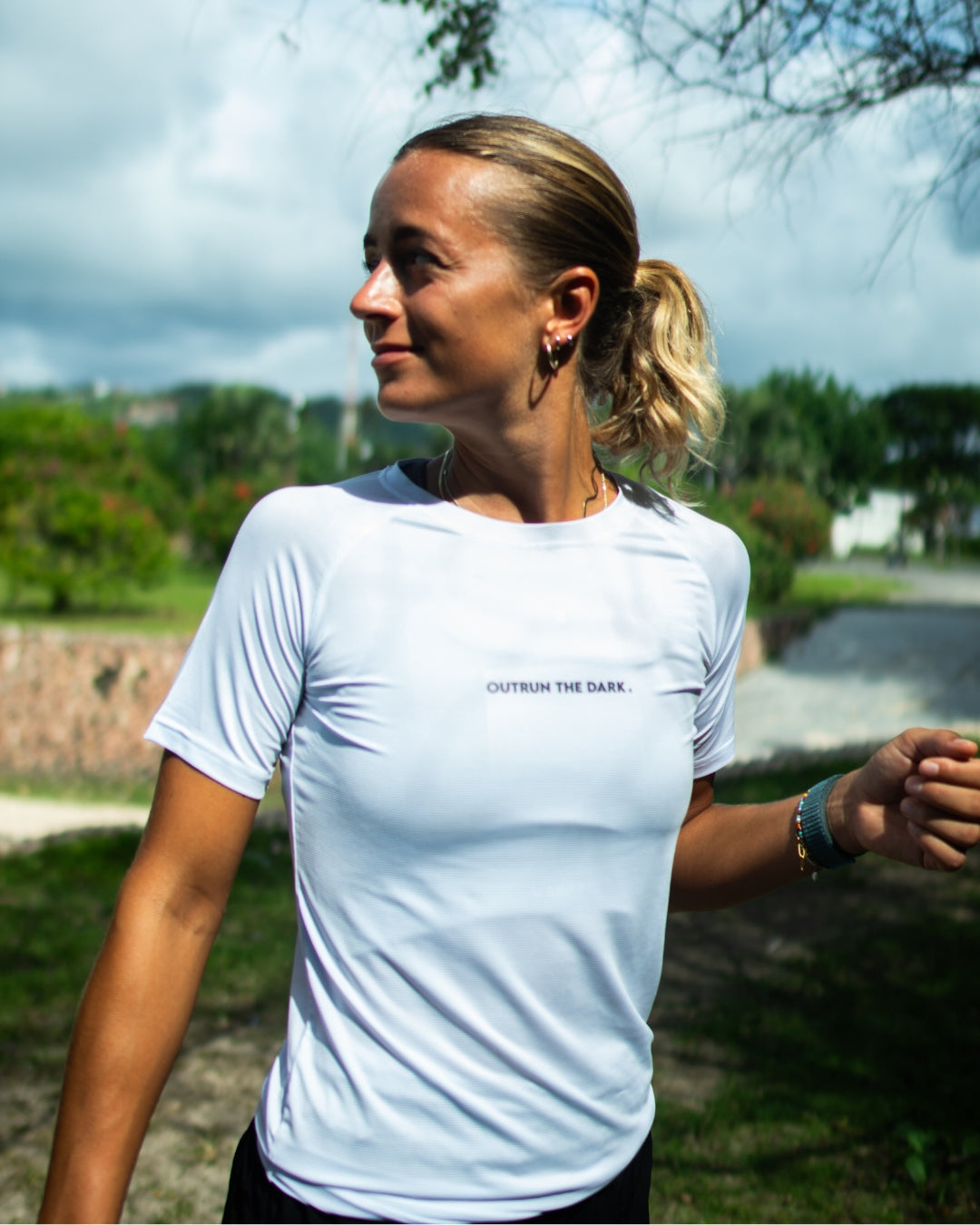 Outrun Signature Women's Performance Tee
